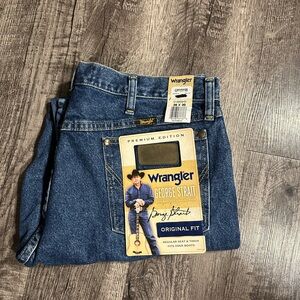 Wrangler Blue Relaxed Fit Jeans